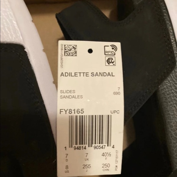 Adidas Adilete sandals 8 - Picture 4 of 5